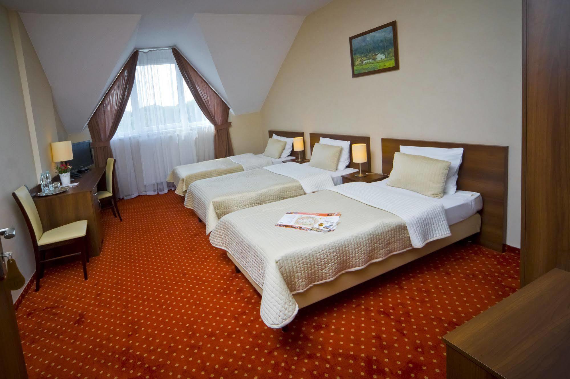 Hotel Kantoria Tarnów Eksteriør billede